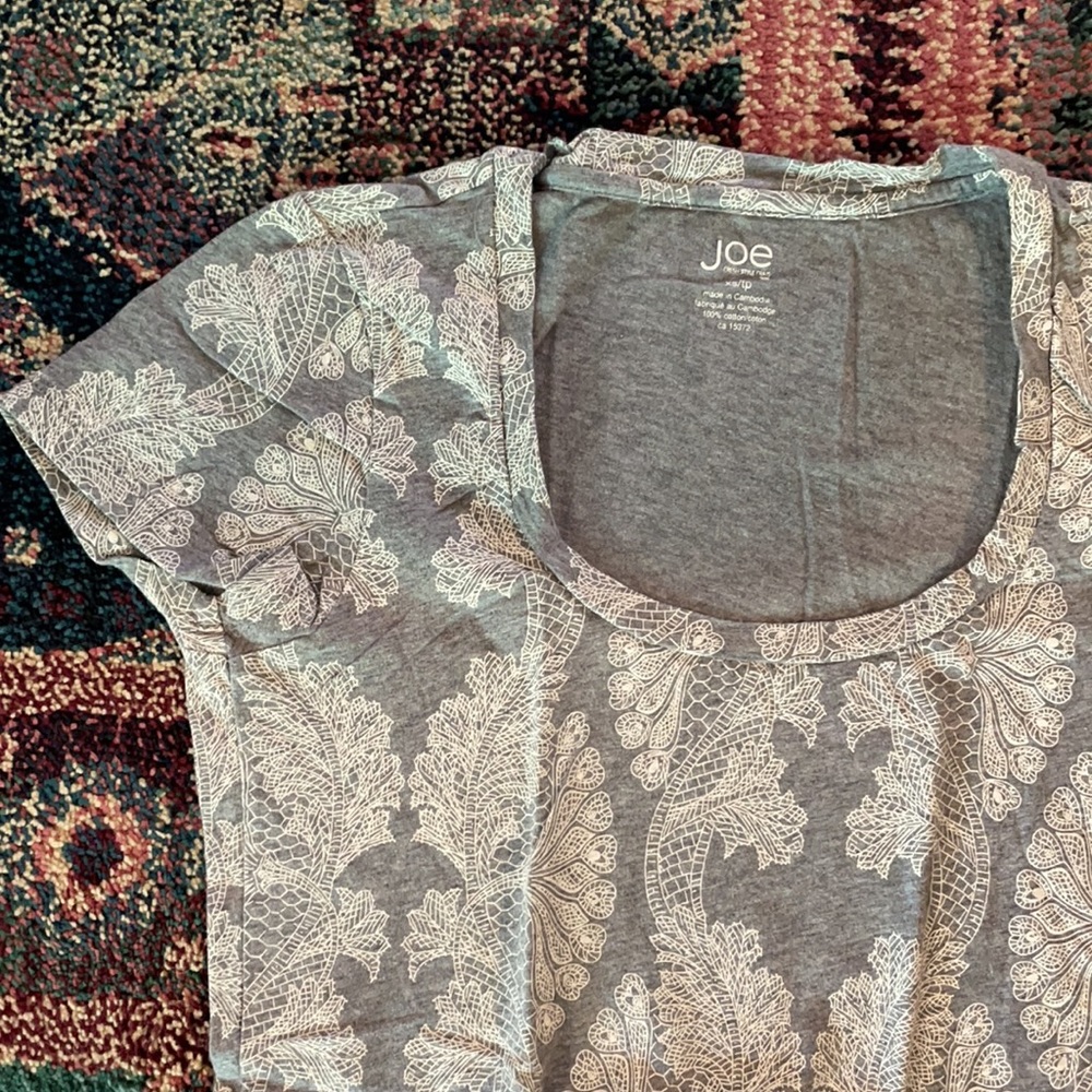 Grey with white print Joe Fresh t-shirt